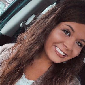 Meet your Posher, Bay